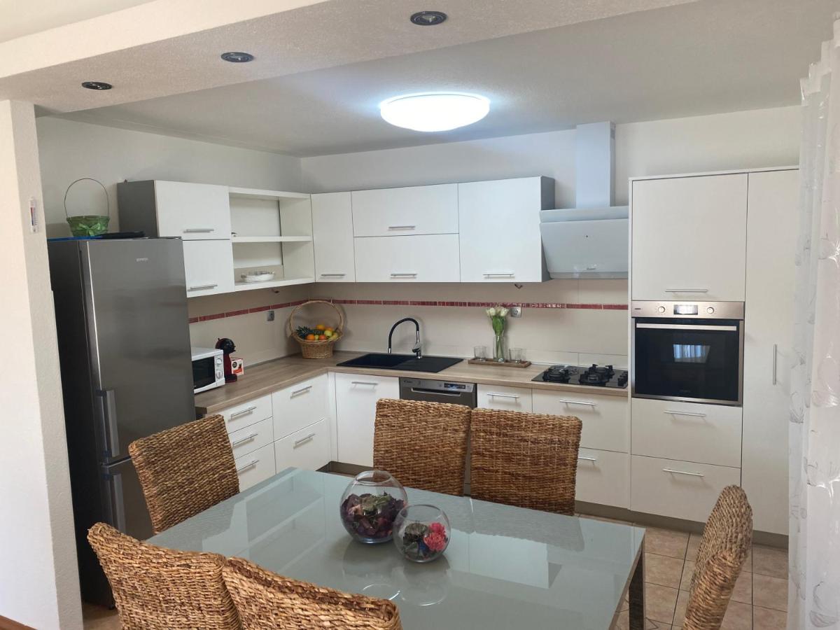 Apartment Tina Рогозница Екстериор снимка
