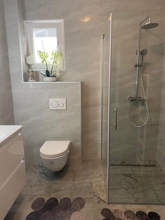Apartment Tina Рогозница Екстериор снимка